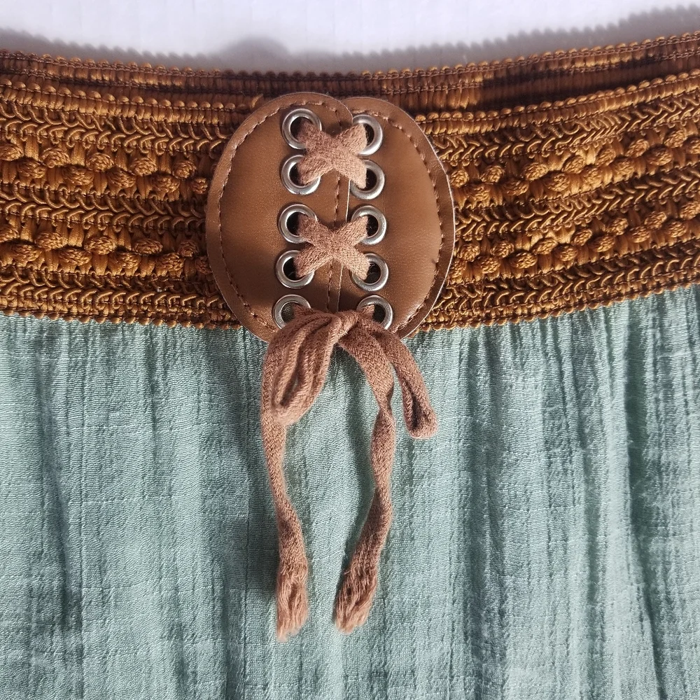 B WEAR GIRL SAGE GREEN SKIRT WITH BROWN STRETCHY BAND SIZE MEDIUM 10/12